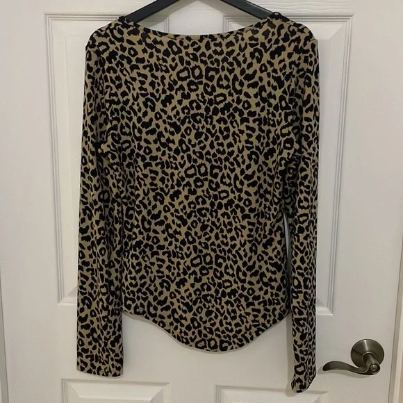 Betsey Johnson animal print top - Picture 5 of 5